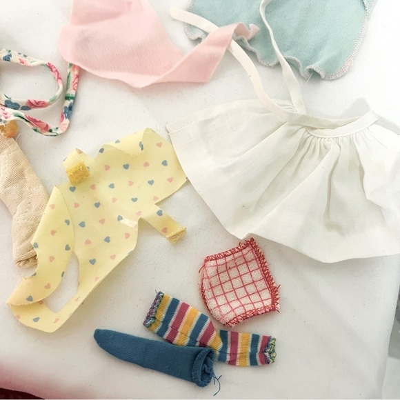 Vintage Barbie Miscellaneous Clothes Lot Jacker, etc., Apron Dolls & Dollhouse - Picture 3 of 5